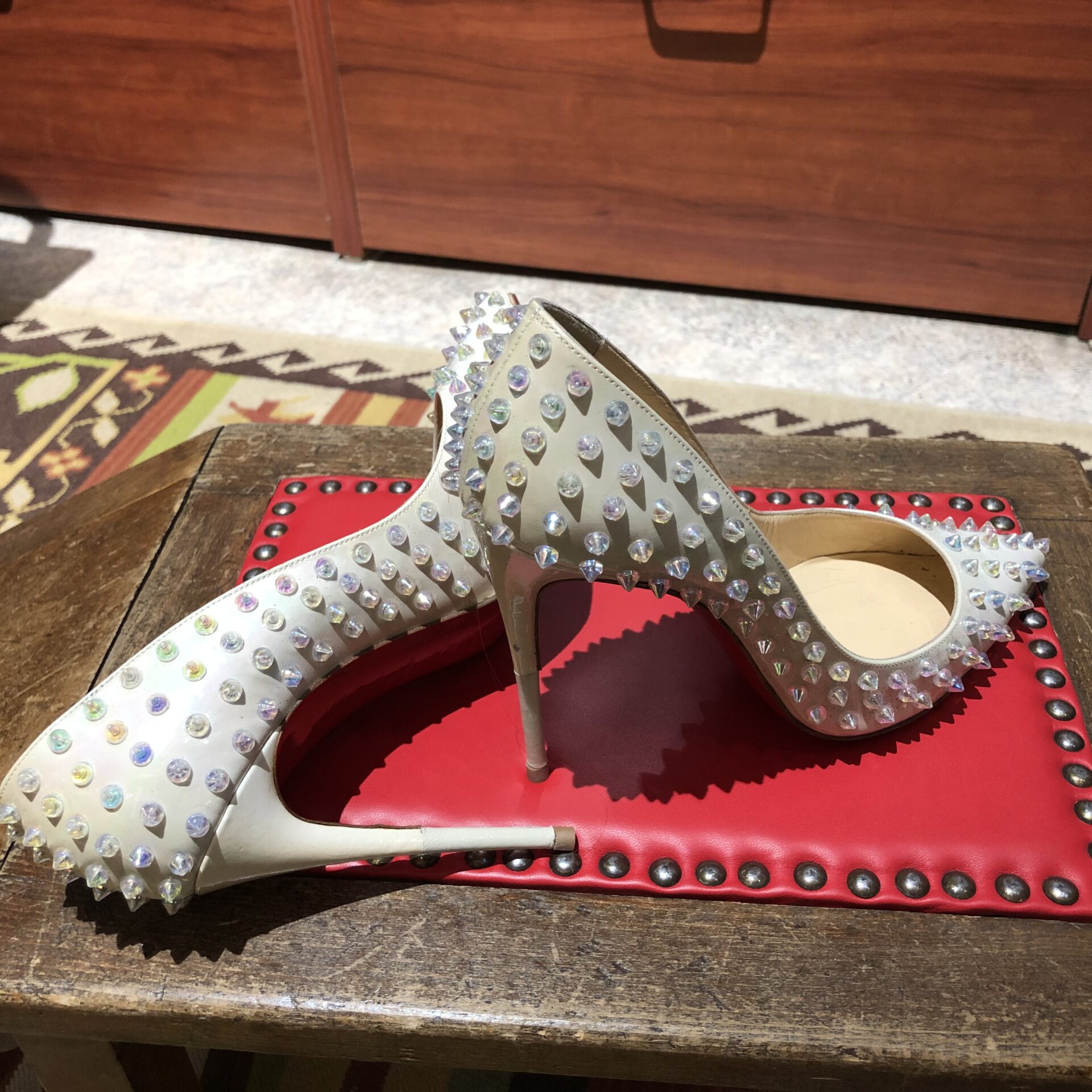 Münchener Schuhwerkstätten Louboutin Reparatur NACHHER